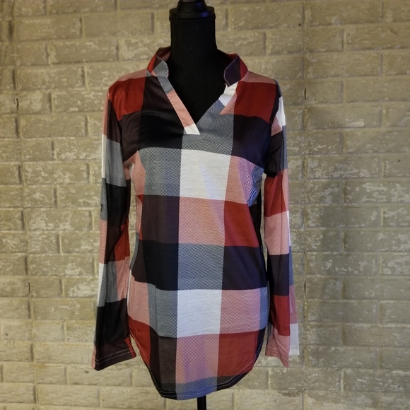 Super Adorable!!! Loose fitted plaid shirt - Picture 2 of 7